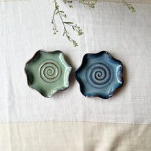 Load image into Gallery viewer, Saagar Star Plates - Set of 2