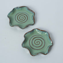 Load image into Gallery viewer, Saagar Star Plates - Set of 2